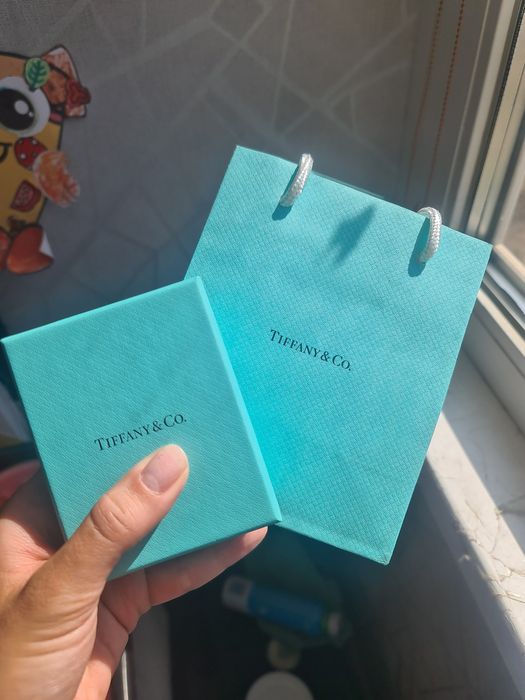 коробка і пакет Tiffany & Co