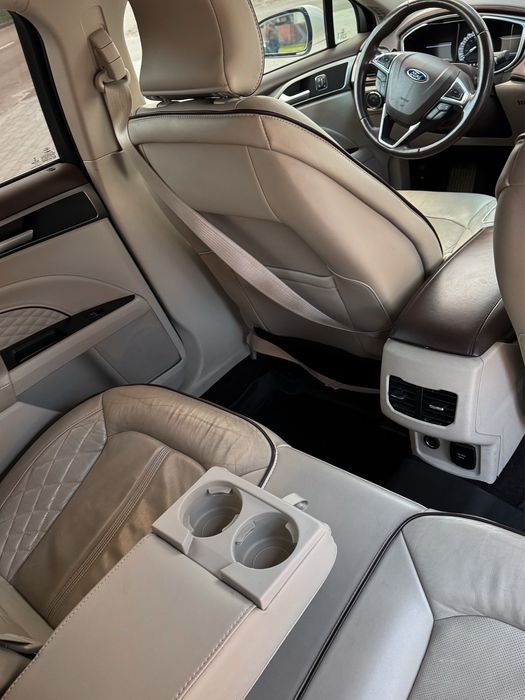 Продаж Ford Fusion 2.0 2017 AWD Platinum