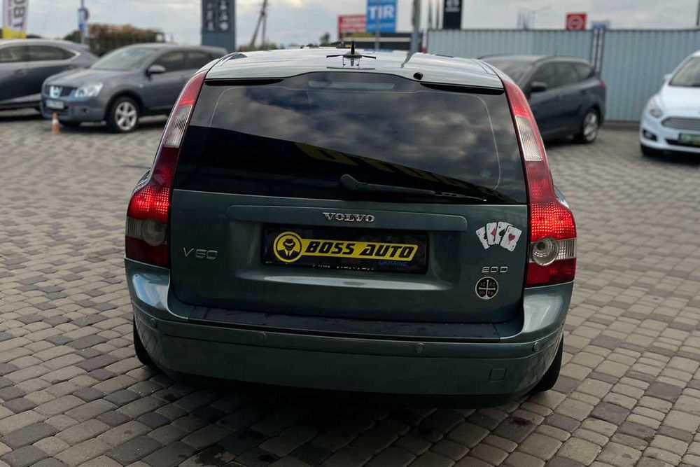Volvo V50 2004 року