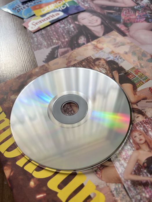 Dumdi Dumdi, Album (G)I-DLE / I-DLE
