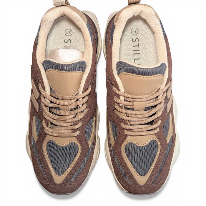 Женские кроссовки в стиле New Balance