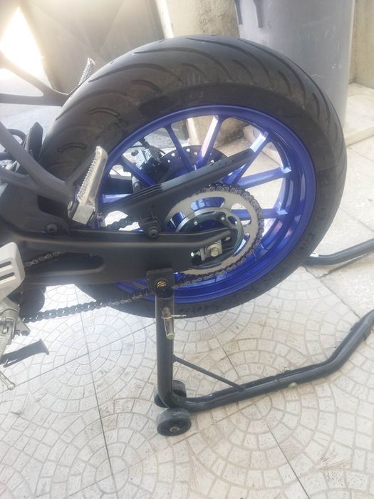 Yamaha YZF 125 R desportiva excelente estado,garagem,aceito retoma.