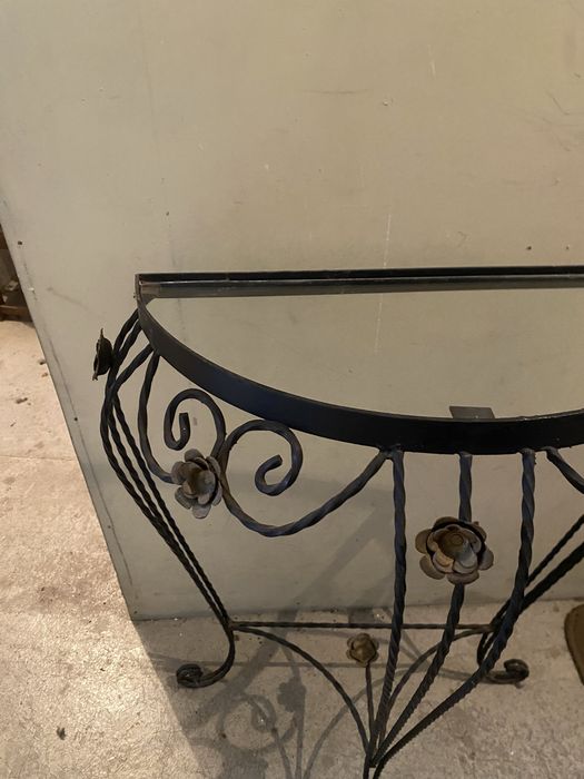 Mesa de Entrada em Ferro com Tampo de Vidro