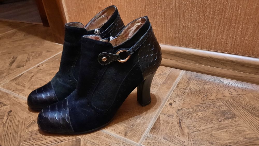 Ботільйони, чорні, Італія, (замш/-шкіра) комбінація