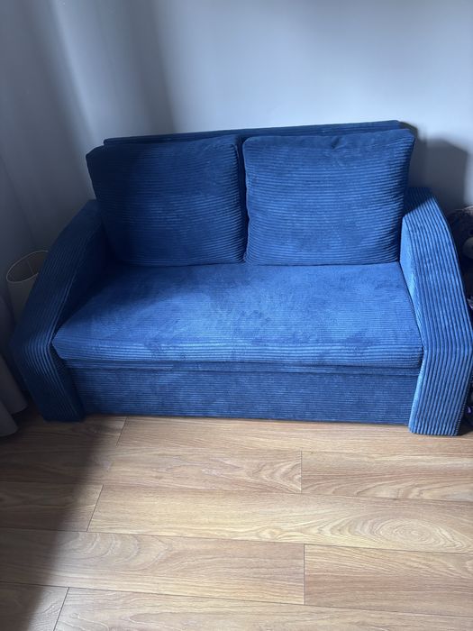 Granatowa sofa, stan bardzo dobry