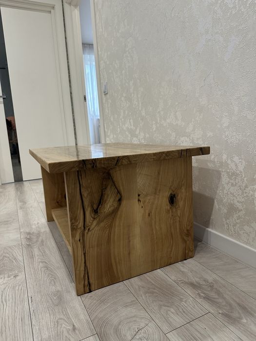 Журнальний столик