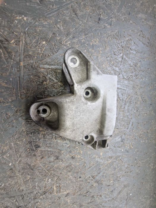 Łapa Mocowanie Silnika Renault 82.002.533.16