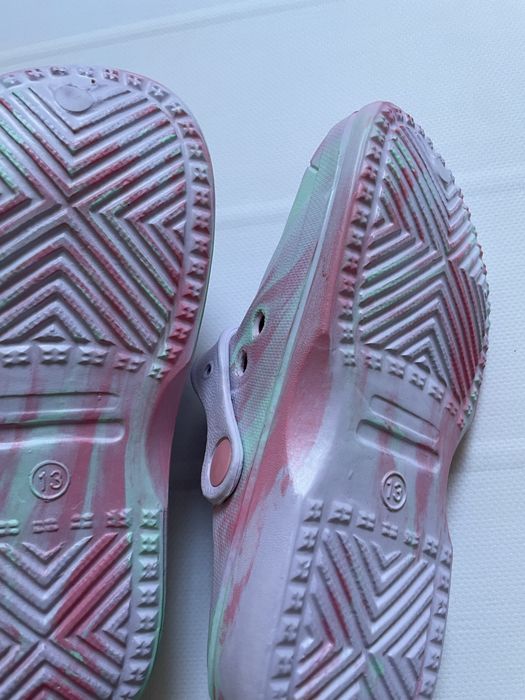 32 George kolorowe klapki sandały tie die tęczowe rainbow gumowe UK