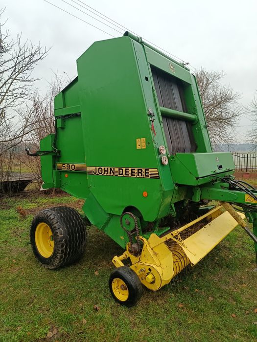 Prasa John Deere 590 zmiennokomorowa