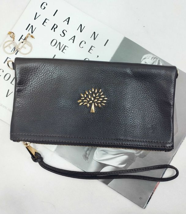 Кожанная сумка клатч коричневая золотая фурнттура
Mulberry