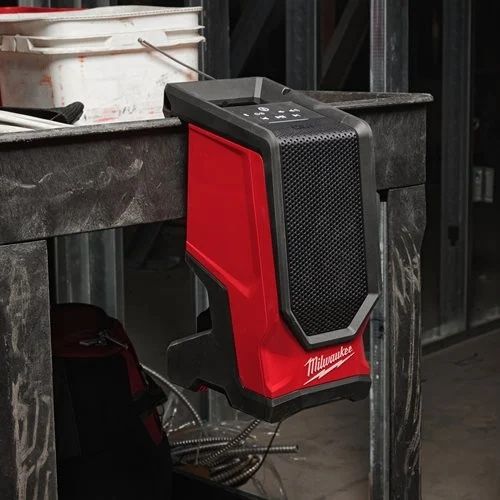 Radio Milwaukee  M18 com Bluetooth SPEJSG2-0