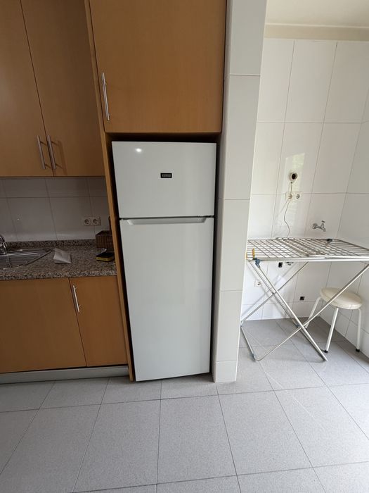 Alugo t1 com garagem