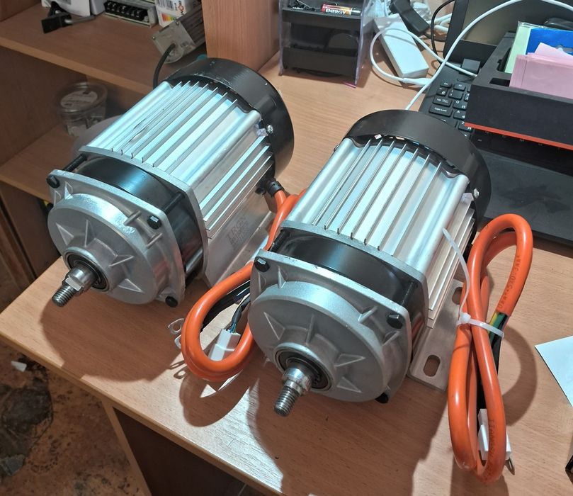 Продаж 2 двигуна + 2 контролера,