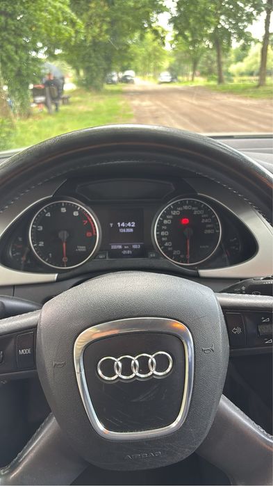 Sprzedam A4B8 2009r