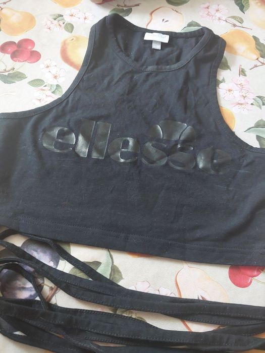 Top ellesse tamaho 38