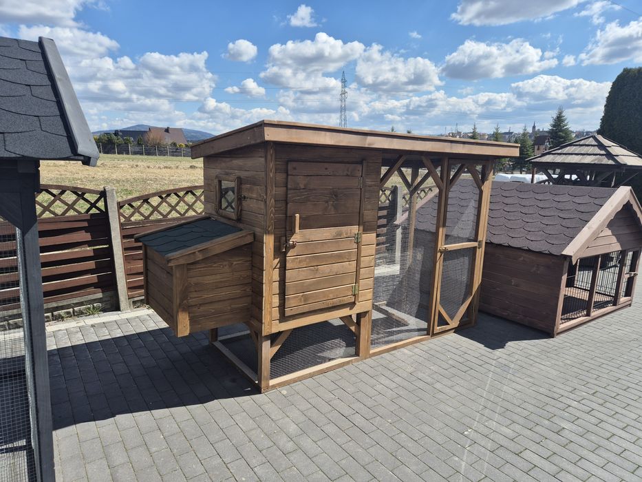 Kurnik dla kur z wolierą