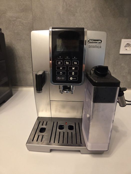 Кавомашинка Delonghi dinamica exam 352.55.sb