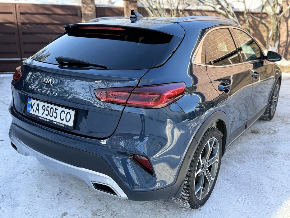 Атомобіль KIA XCEED top