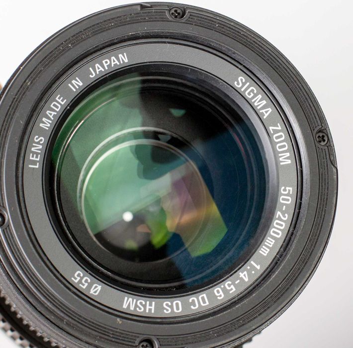 Objetiva Sigma 55-200mm AF com establizador para Nikon digital