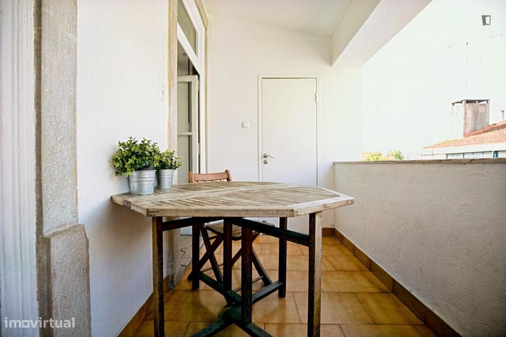 Quarto - localizado em Picoas Lisbon