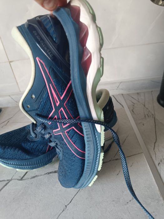 Кросовки asics у гарному стані