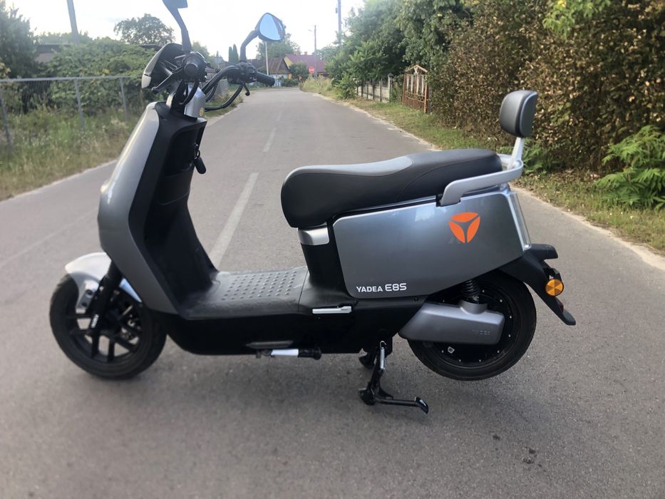 Електричний Yadea E8S.