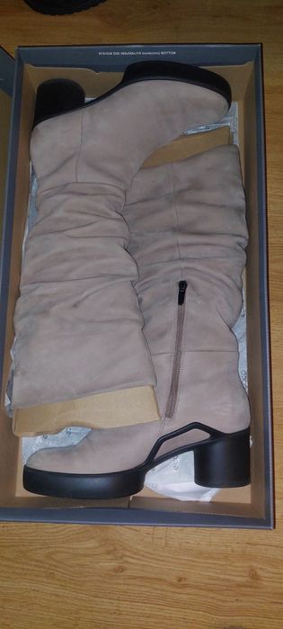 Botas Ecco cano alto senhora