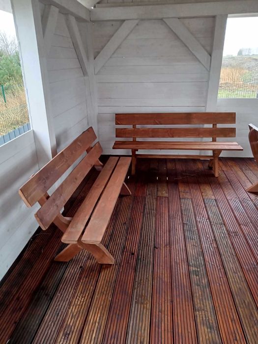 Buda dla kota psa/Stół ogrodowy