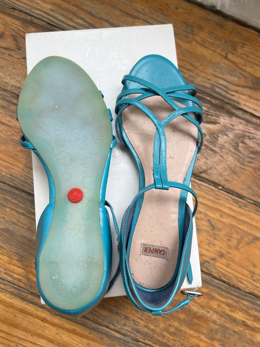 Sandálias camper novas