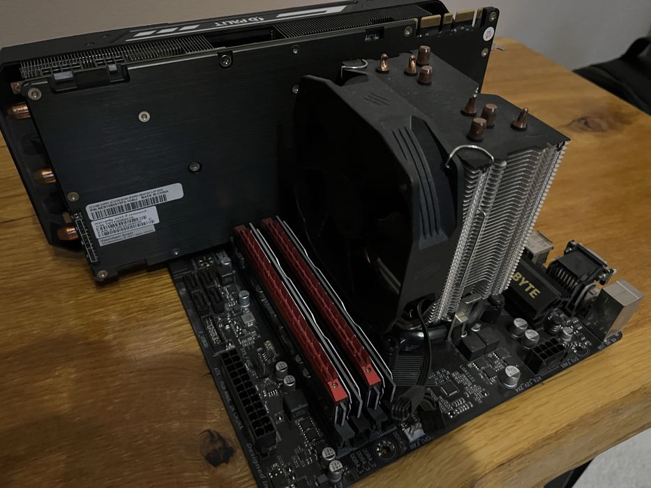 Komputer GTX 1080 i5 7500 16gb ramu