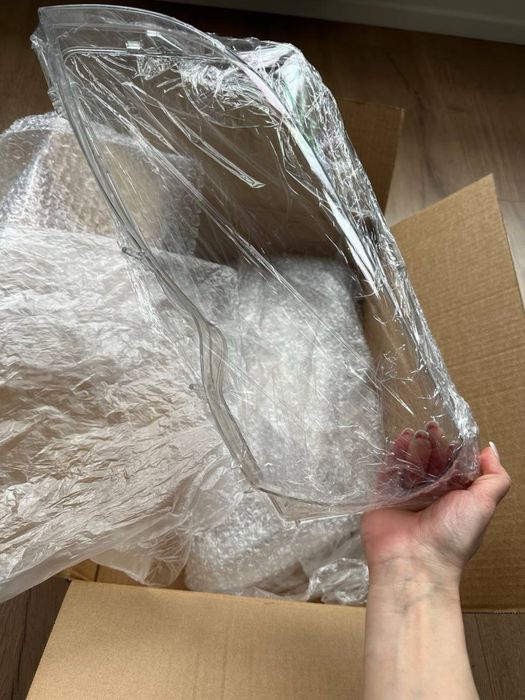 Продам НОВІ стекла фар БМВ е 46 Рестайлінг. ЦІНА ЗА ПАРУ 1500 грн