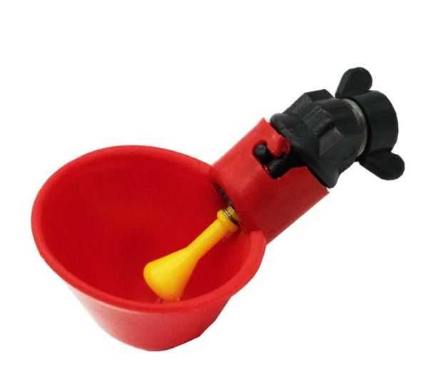 Bebedouro automático para aves com porca de fixação
