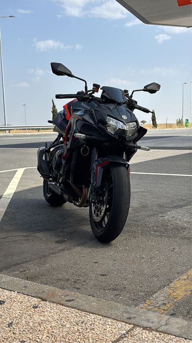 Kawasaki Zh2 2022 akrapovic