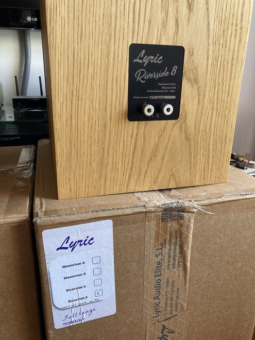 Lyrictech Riverside 8 colunas