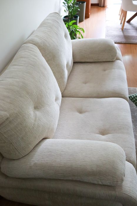 Conjunto de dois sofás bege