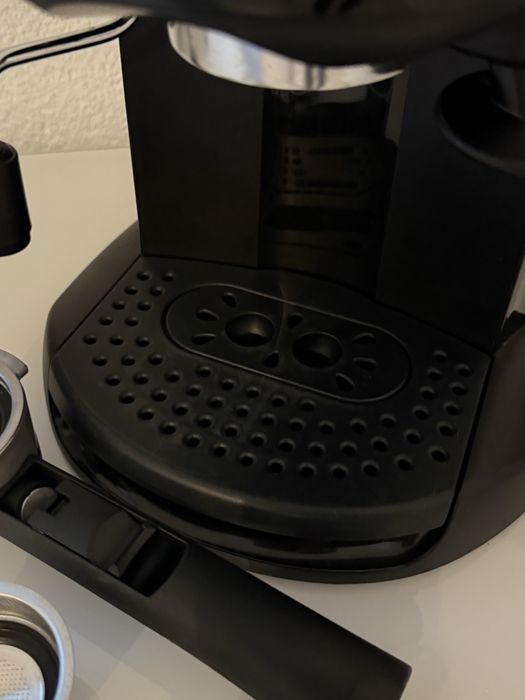 Кавоварка ріжкова DeLonghi EC201CD