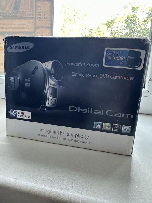 Видеокамера Samsung VP-DC163