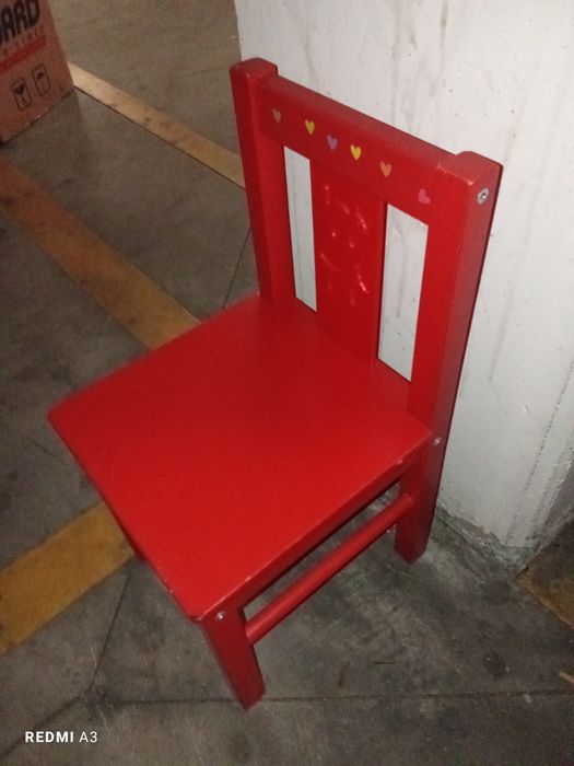 Cadeira criança em excelente estado