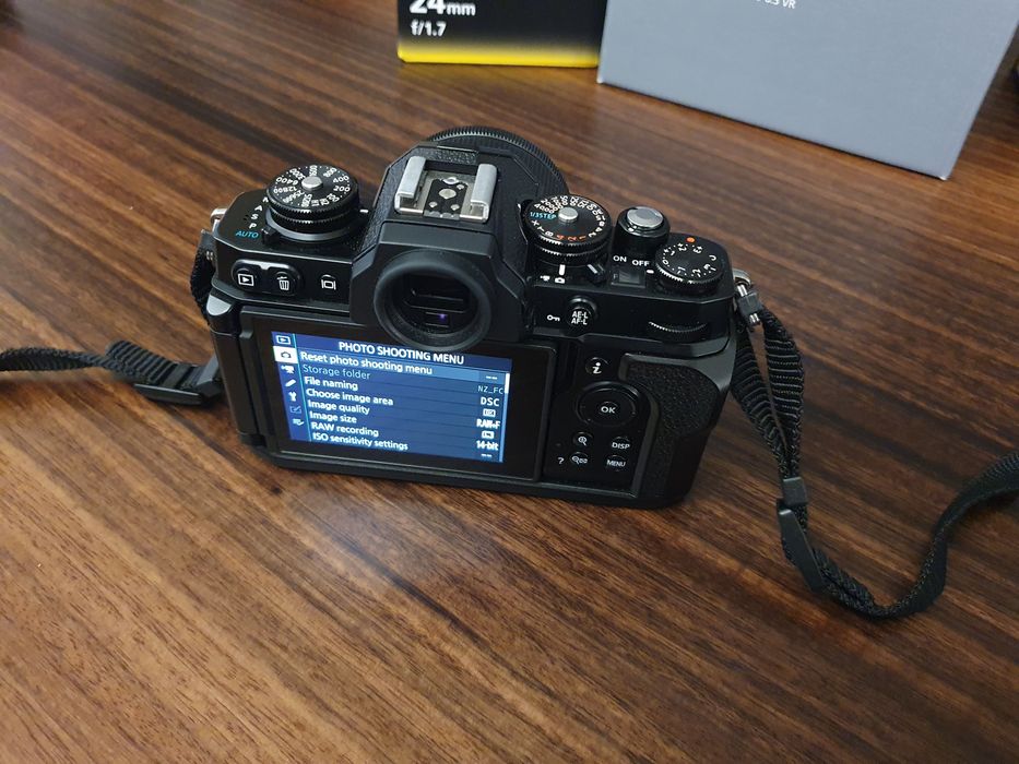 Câmara Nikon Zfc black edition como nova