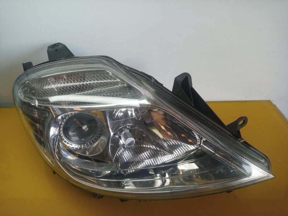 farol direito citroen C8