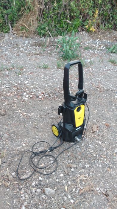 Vendo Esta fabulosa máquina de lavar á pressão da marca oficial Boost!