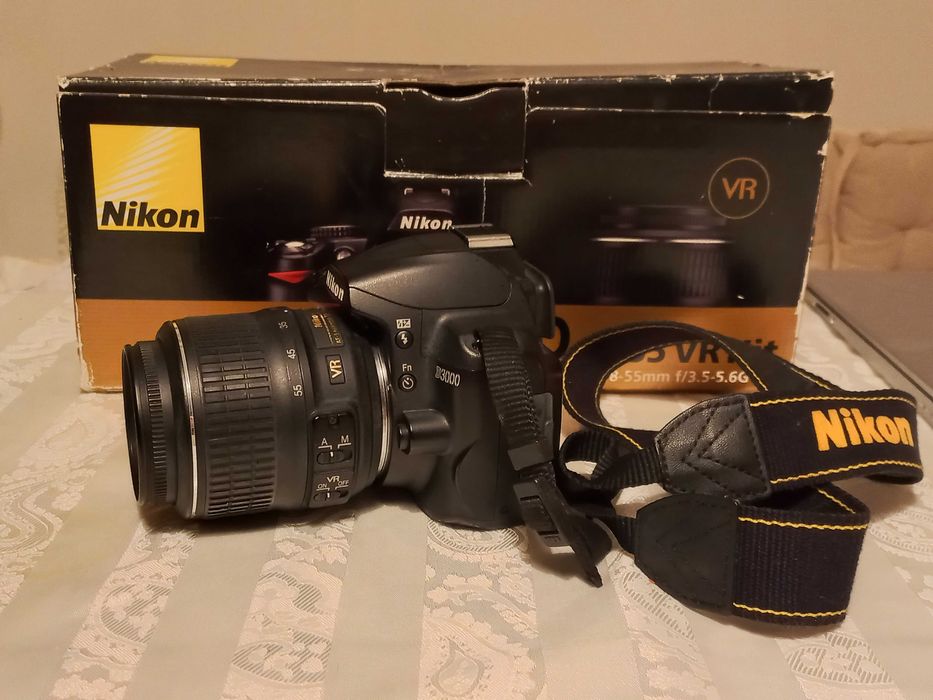 Nikon D 3000  z ogiektywen 18-55 plus