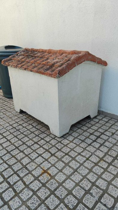 Casota cimento para cão
