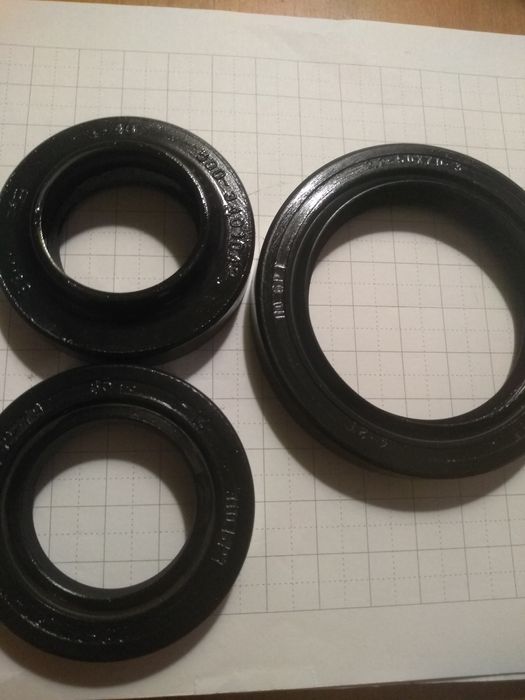 Сальник, манжета армированная