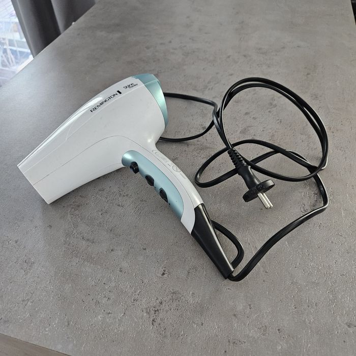 suszarka do włosów REMINGTON D5216 Shine Therapy

Suszarka do włosów R