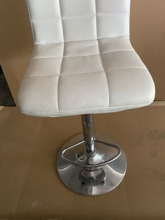Cadeira balcão branca