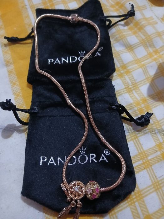 Fios dourados com 2 pingentes