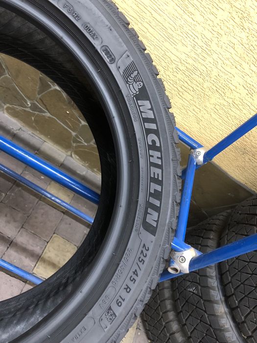 Зимові шини 225/45 R19 (96V) MICHELIN