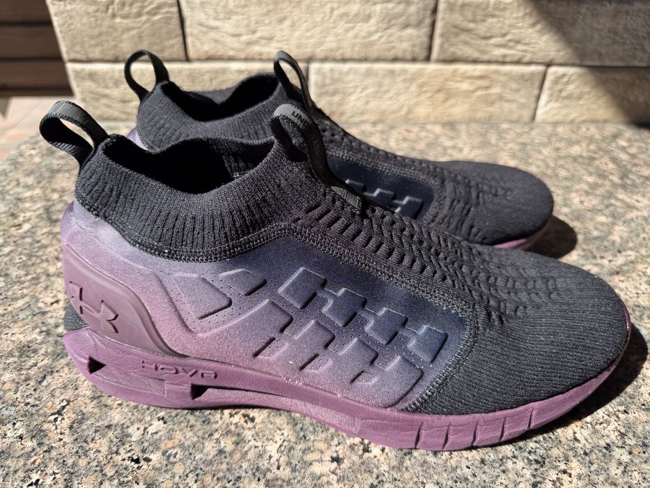 Under Armour HOVR кросівки 44 розмір