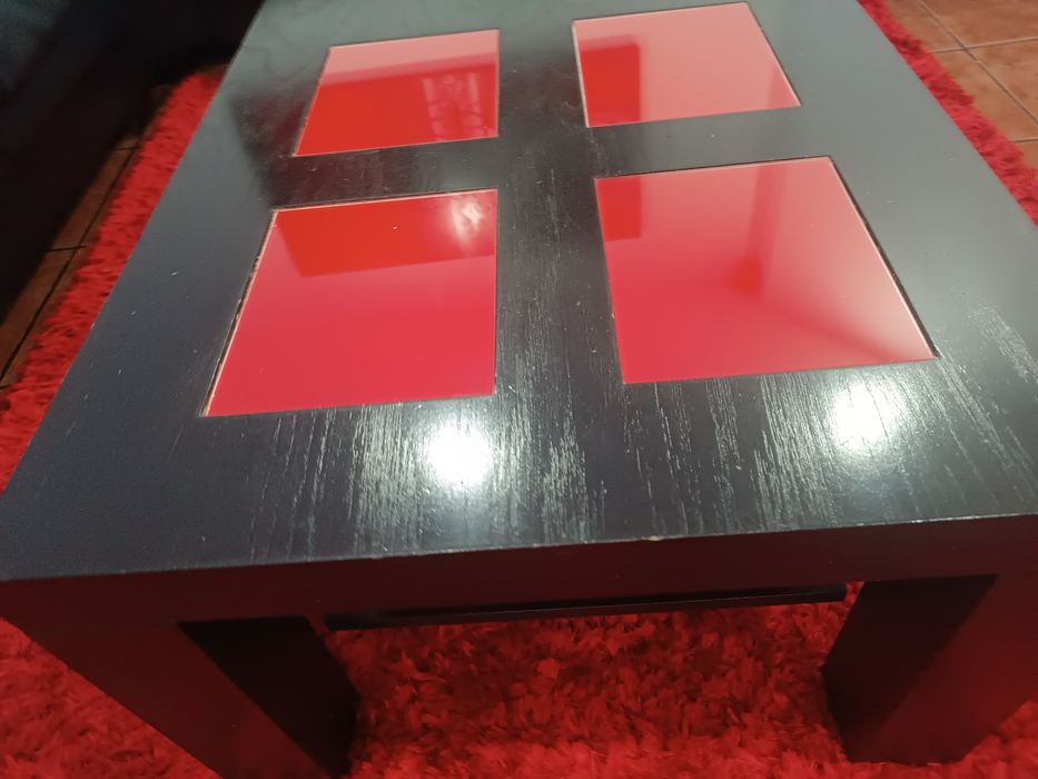 Mesa centro Wengue com vermelho